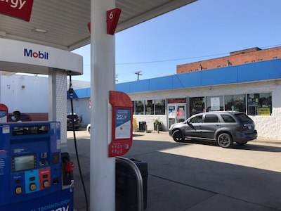 Getcoins - Bitcoin ATM - Inside of Mobil in Detroit, Michigan