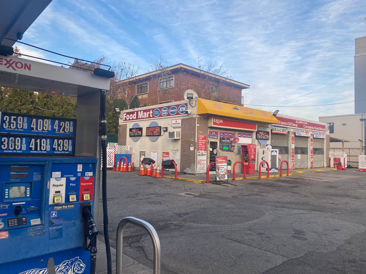 Getcoins - Bitcoin ATM - Inside of Exxon in East Orange, New Jersey