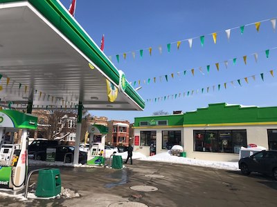 Getcoins - Bitcoin ATM - Inside of BP in Chicago, Illinois