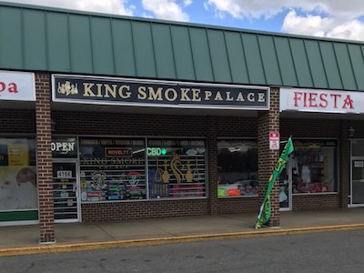 Getcoins - Bitcoin ATM - Inside of King Smoke Palace in Woodbridge, Virginia