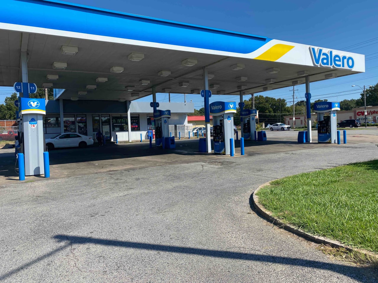 Getcoins - Bitcoin ATM - Inside of Valero in Memphis, Tennessee