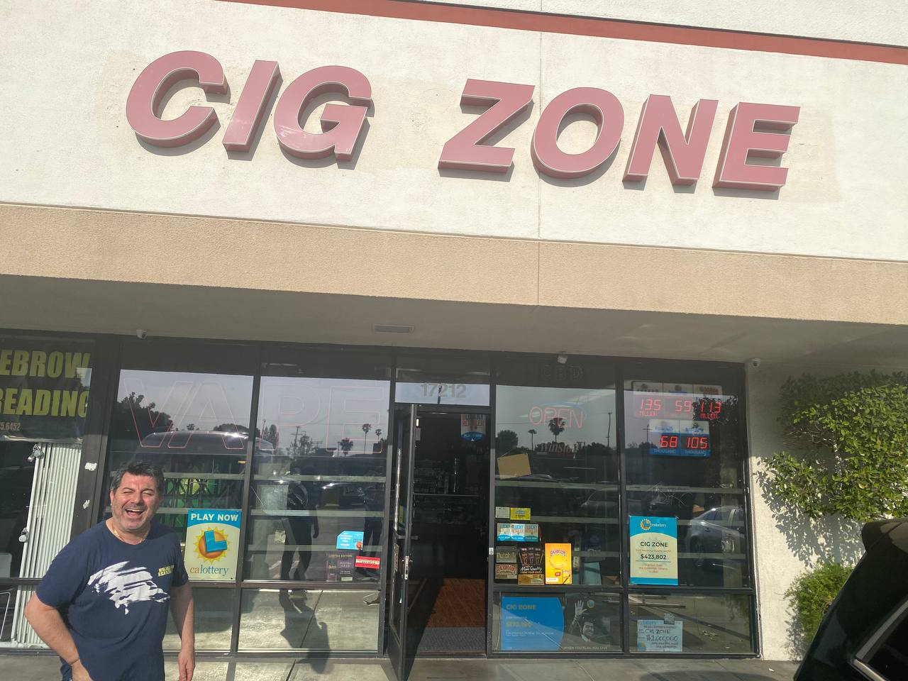 Getcoins - Bitcoin ATM - Inside of Cig Zone in Van Nuys, California