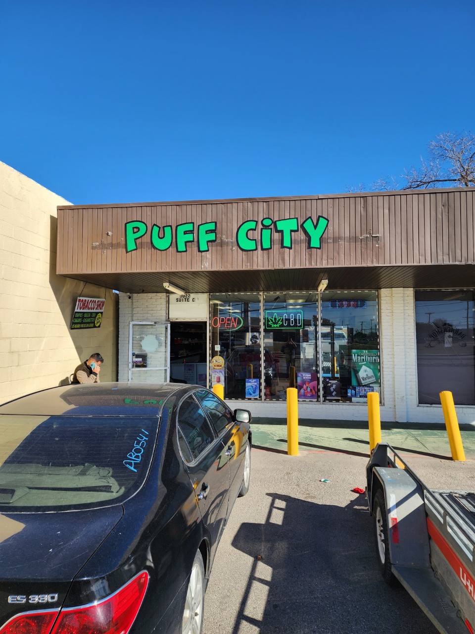 Getcoins - Bitcoin ATM - Inside of Puff City in Garland, Texas