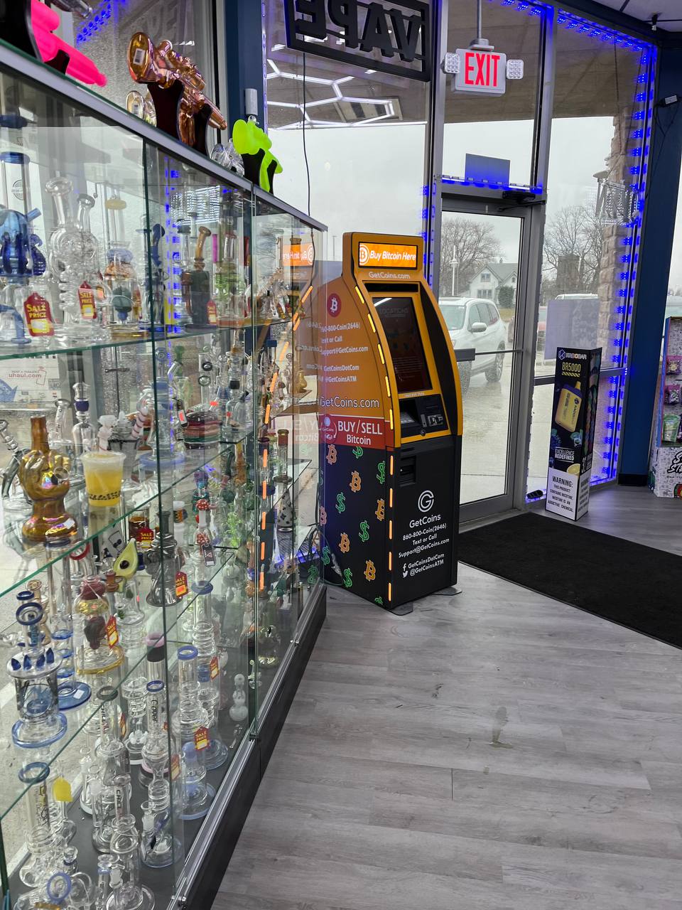 Getcoins - Bitcoin ATM - Inside of Smo-King Vape and Tobacco in Franklin, Wisconsin