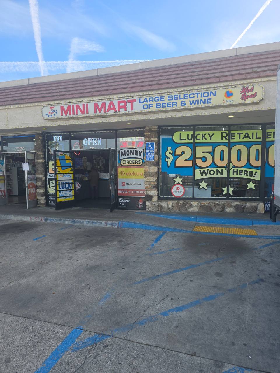 Getcoins - Bitcoin ATM - Inside of Five Star Mini Mart in Westminster, California