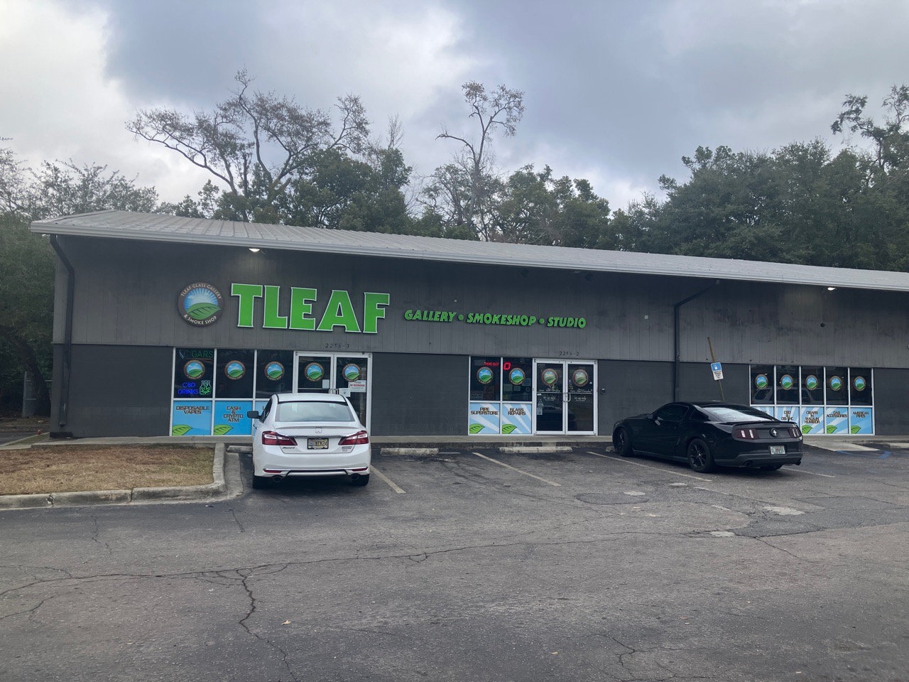 Getcoins - Bitcoin ATM - Inside of TLEAF Smoke Shop & Glass Gallery in Tallahassee, Florida