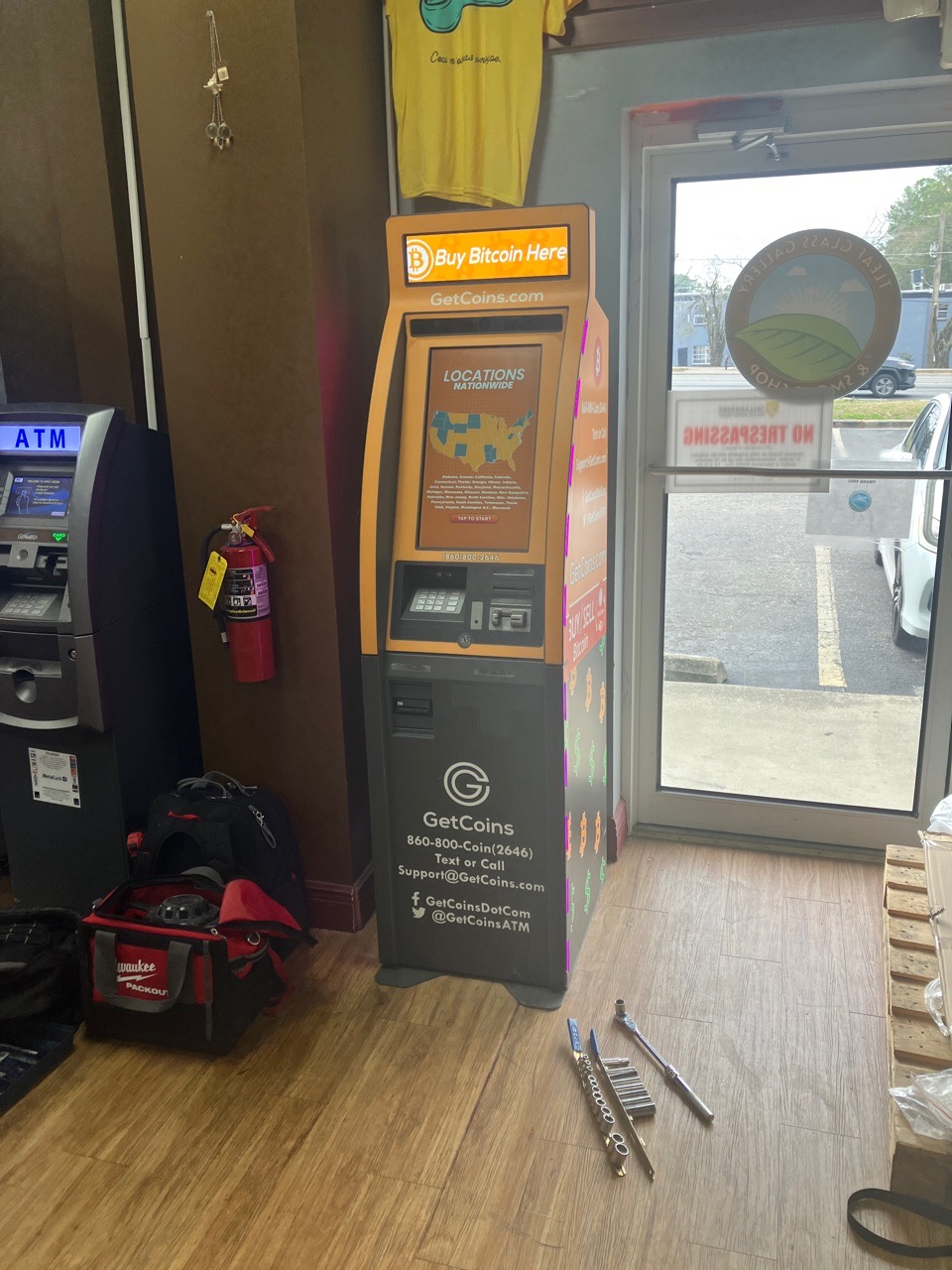 Getcoins - Bitcoin ATM - Inside of TLEAF Smoke Shop & Glass Gallery in Tallahassee, Florida