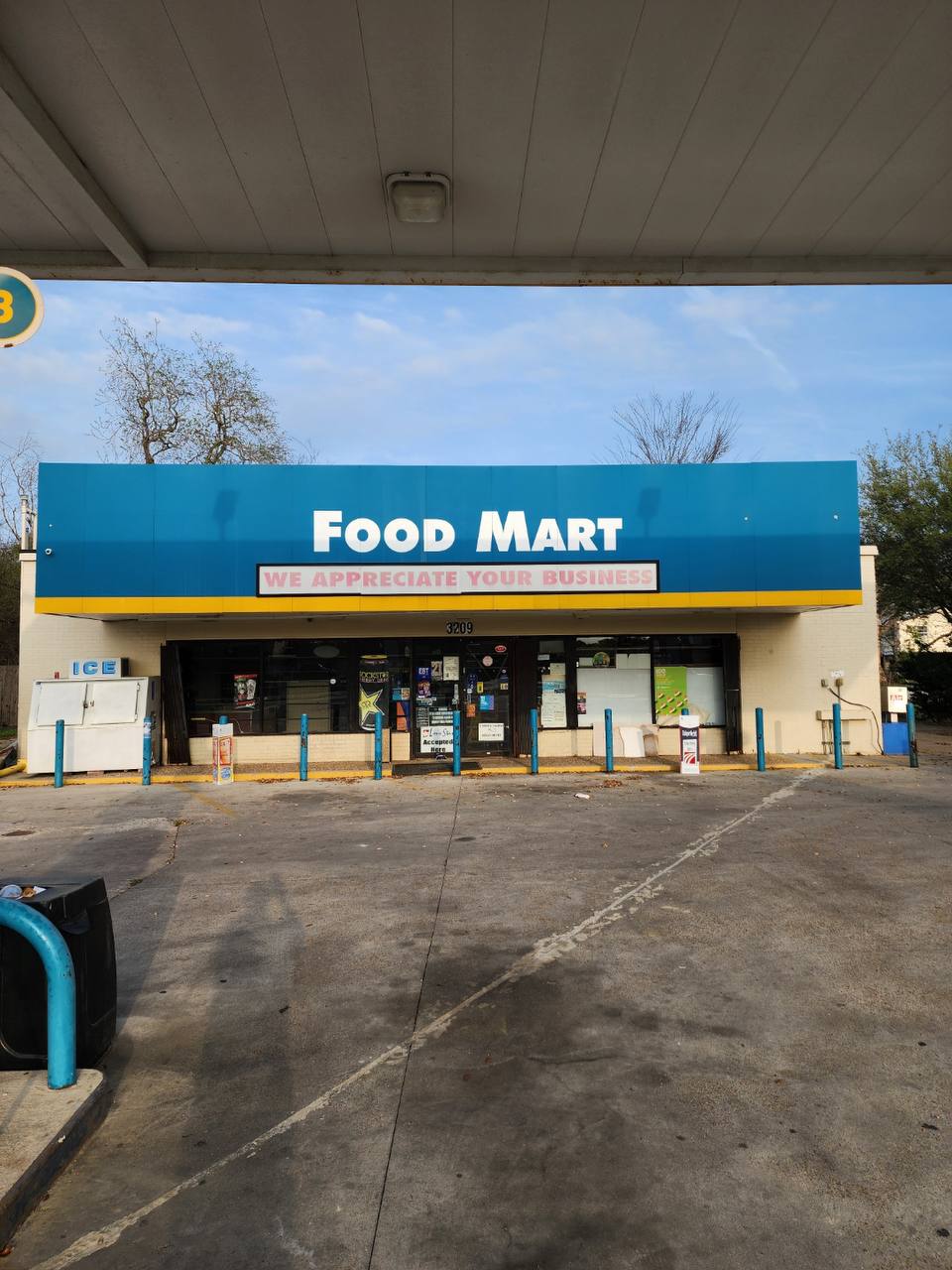 Getcoins - Bitcoin ATM - Inside of Quick Mart in La Porte, Texas