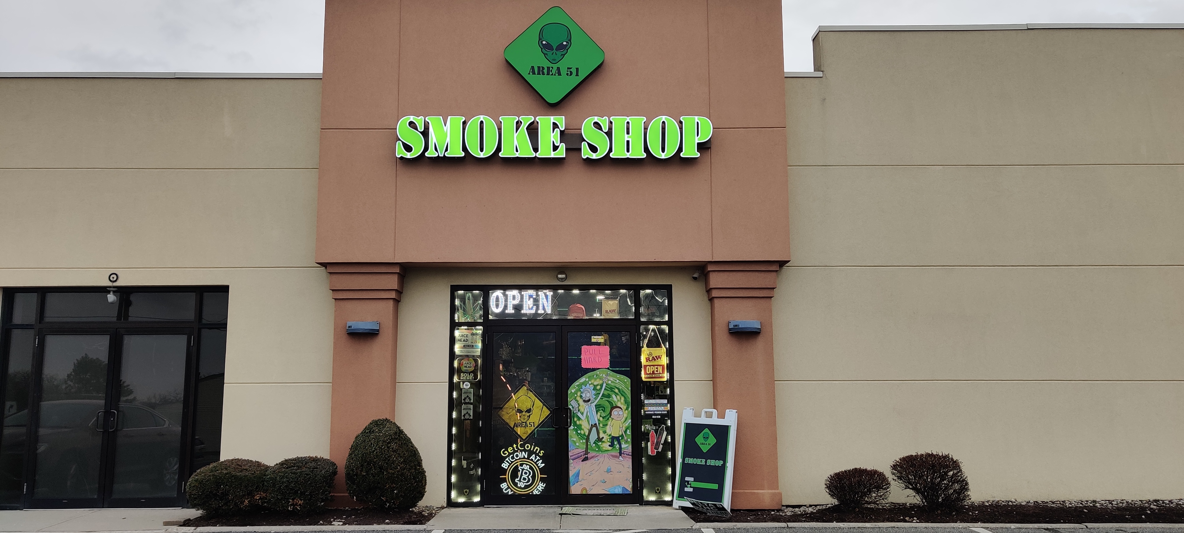 Getcoins - Bitcoin ATM - Inside of Area 51 Smoke Shop in Dayton, Ohio