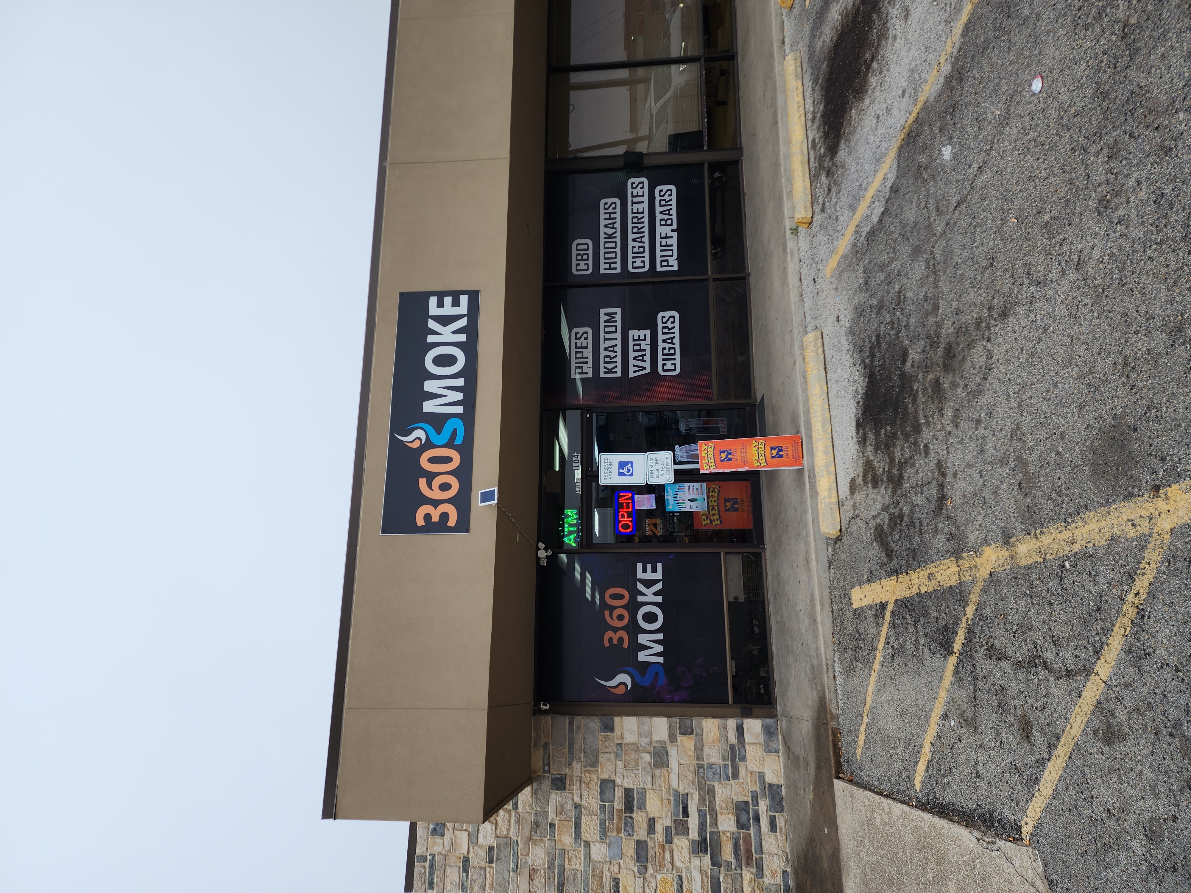 Getcoins - Bitcoin ATM - Inside of 360 Smoke Shop in Denton, Texas